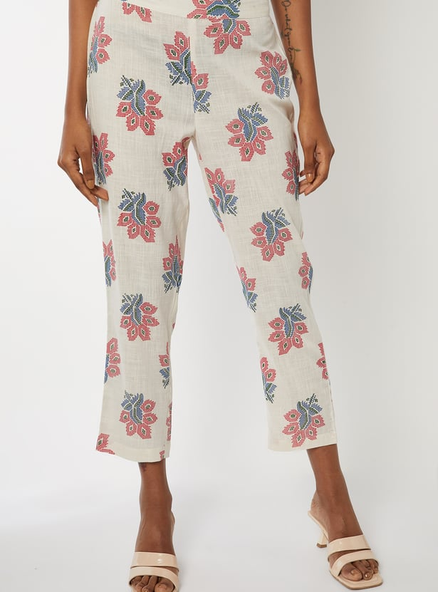 Women Floral Print Straight Kurta Set - Image 4